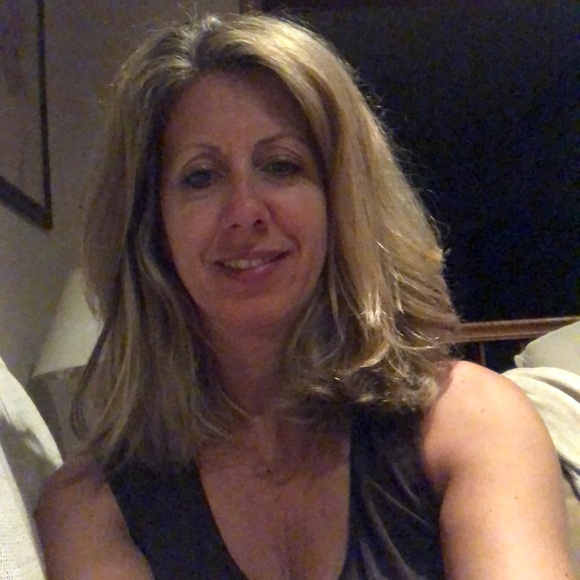 Meet your Posher, Beth - Picture 1 of 1